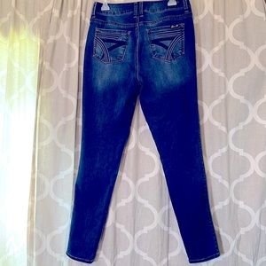Seven, women’s Jeans, high rise skinny, size 8, soft,stretchy